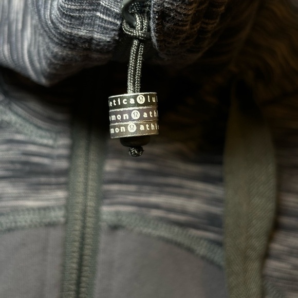 Lululemon - Grey and White Casual Long Sleeve Scuba Hoodie Full Zip in Size 2 - Picture 5 of 13